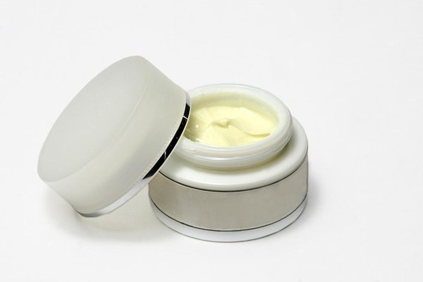 Crèmes hydratantes visage : le choix naturel pour tous